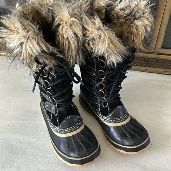 Sorel Women’s Joan of Arctic Waterproof Winter Boots Black Suede Rubber Size 7 - Picture 2 of 16